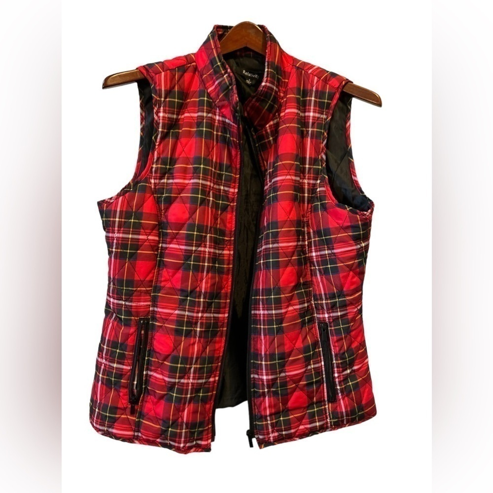 Relatively Black Red Plaid thin Quilted Lightweight Puffer‎ Vest
